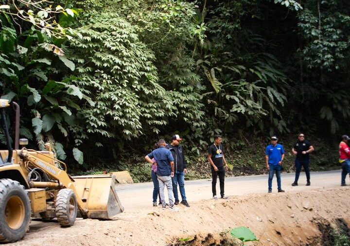 Gobierno de Aragua mantiene intervención sobre la carretera a Ocumare de la Costa