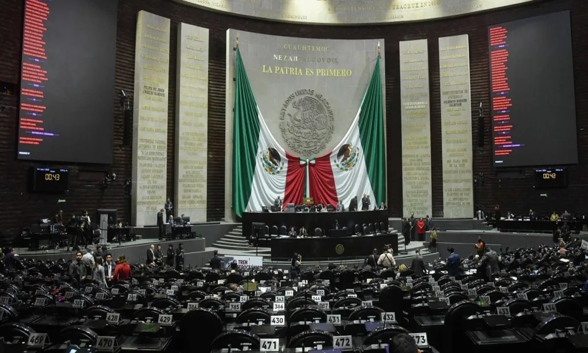 Diputados de México aprueban reforma para reducir jornada laboral