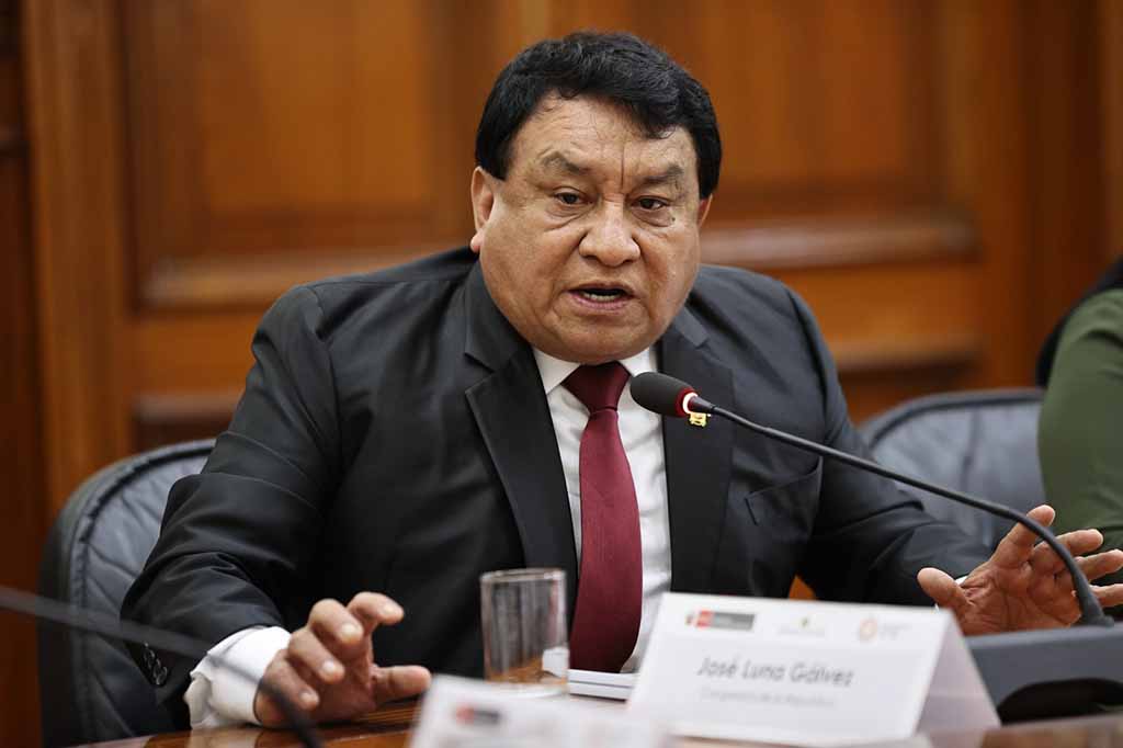 Piden examen siquiátrico para los 36 candidatos a Presidencia de Perú