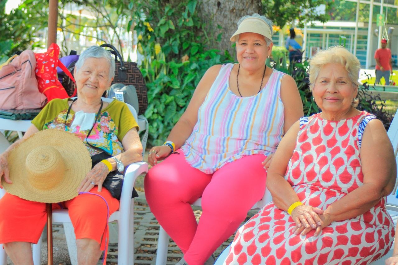 Fundaparques impulsa recreación integral de los adultos mayores en el Parque Acuático de Maracay
