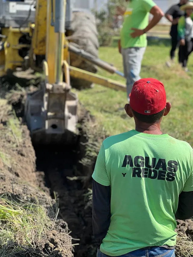 Inician trabajos de aducción de tuberías de agua potable en FLA