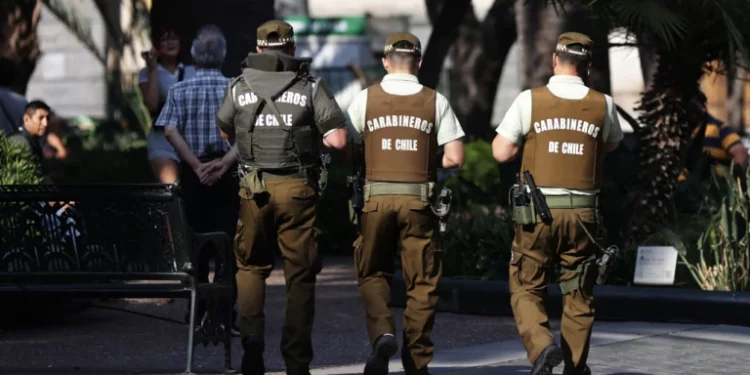 Gobierno de Kast reprime protesta antifascista y manifestante aparece con signos de tortura