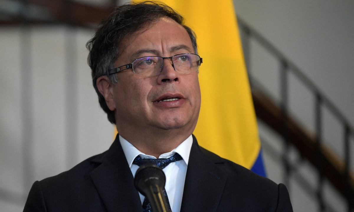 Gestión del presidente Petro goza del 54,5% del apoyo popular