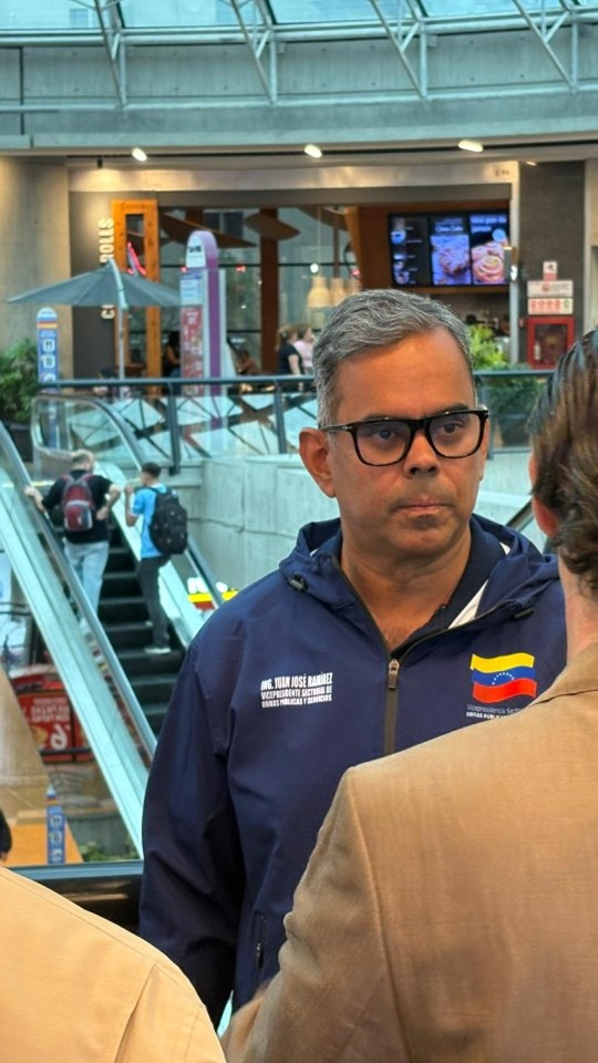 Centros comerciales venezolanos se suman a ahorro energético