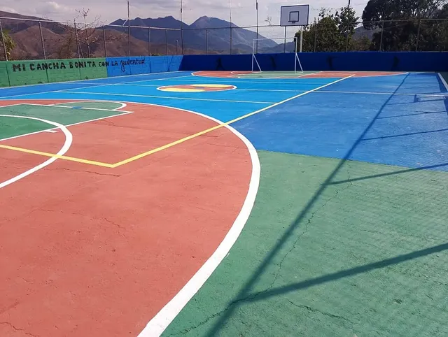 Cancha deportiva Valle Verde presenta avances en su infraestructura