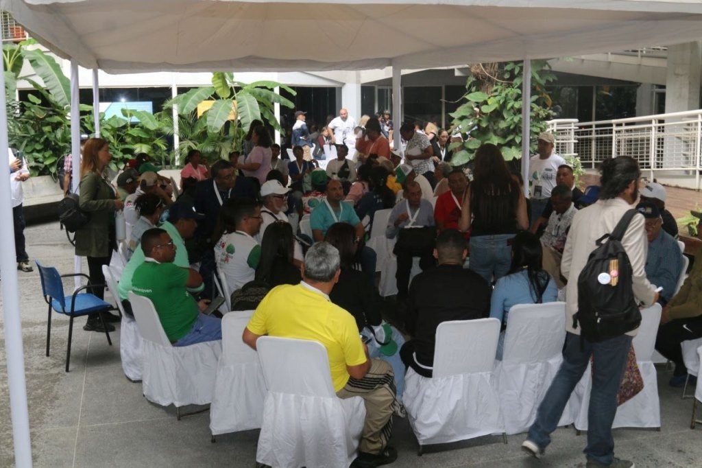 Delegaciones avanzan en debates ambientales por la Madre Tierra