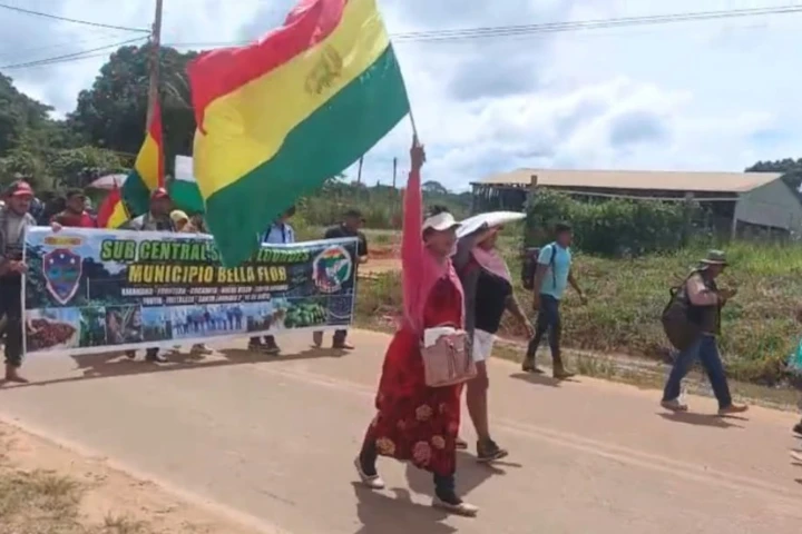 Continúa marcha en Bolivia en protesta por ley sobre tierras