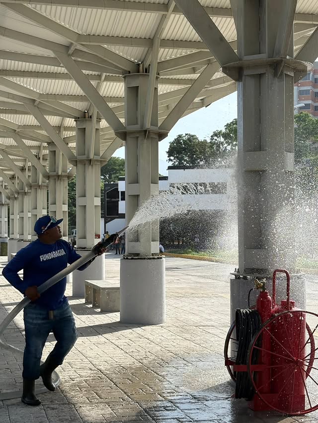 Jornada de mantenimiento dejó embellecido Terminal de San Jacinto
