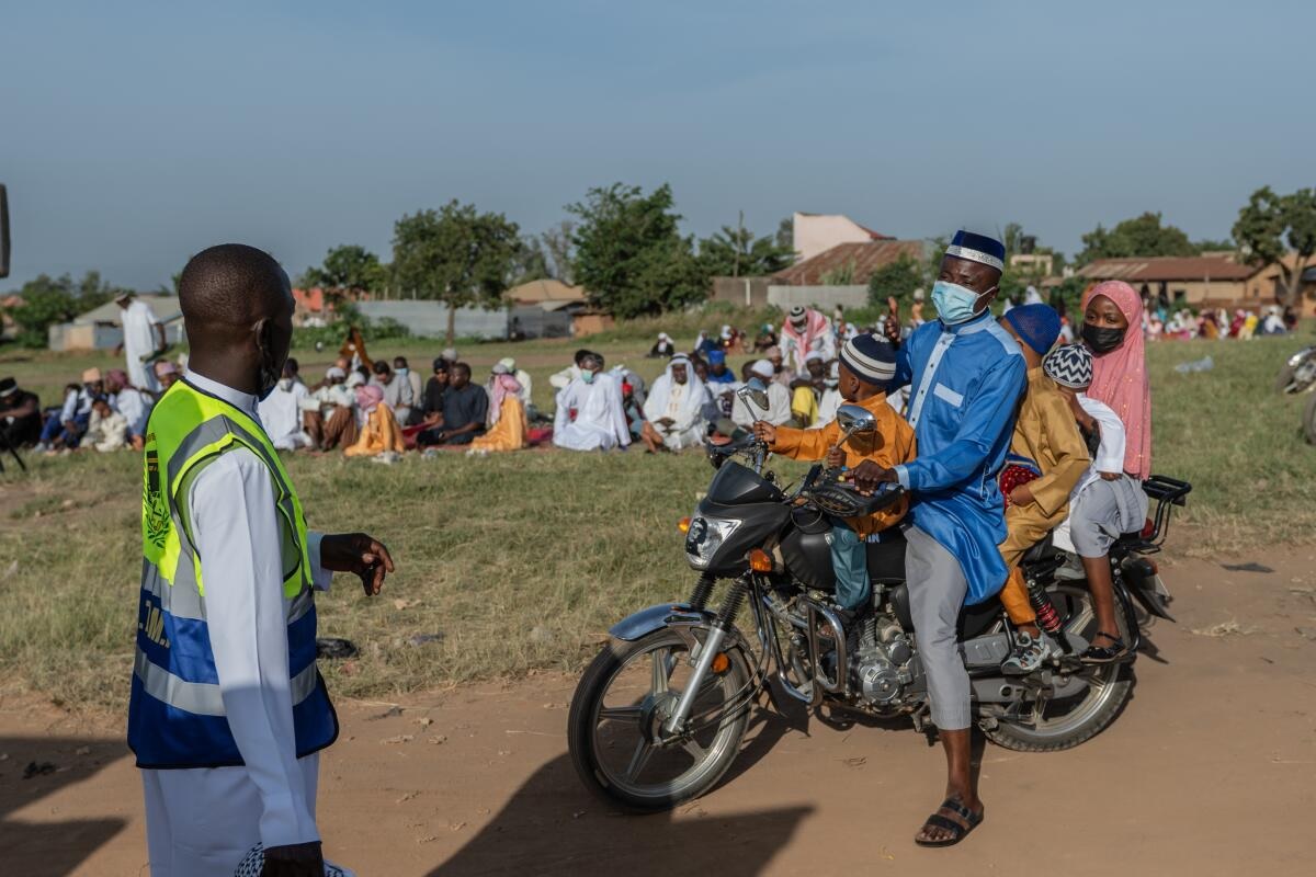 Uganda cierra frontera con República Democrática del Congo por brote de ébola