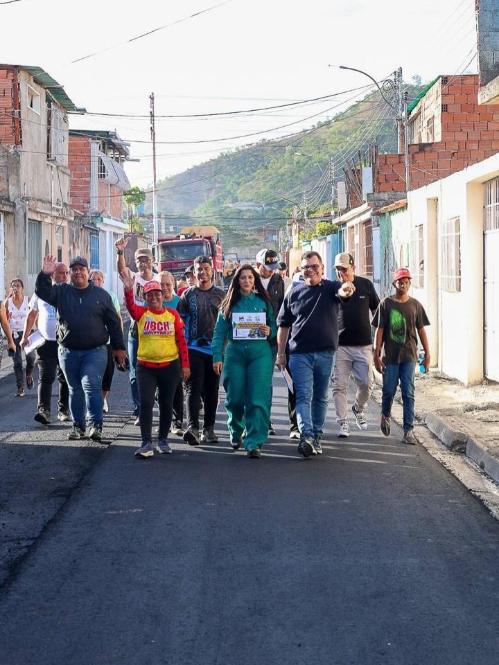 GBA dirigió aplicación de 6 mil toneladas de asfalto en “Manuelita Sáenz”