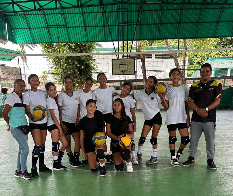 Revenga brilló en Voleibol y Béisbol 5 en Juegos Estudiantiles 2026 del Eje Este