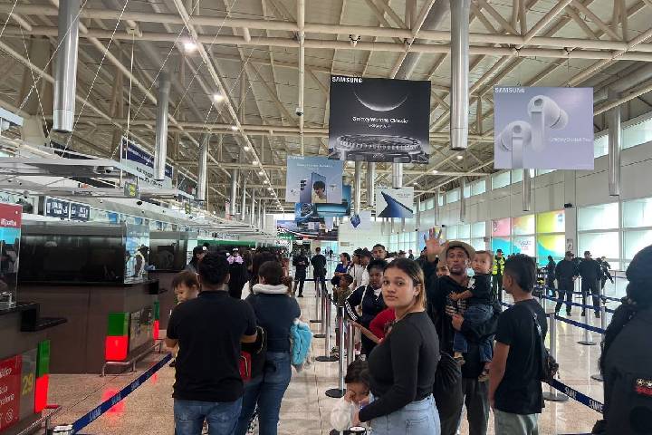 Regresan 134 venezolanos desde Panamá en vuelo 148 de la Gran Misión Vuelta a la Patria