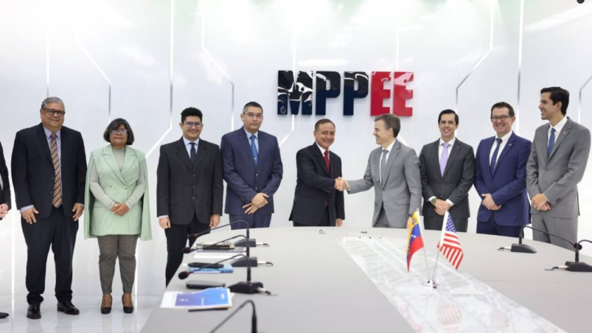 EEUU y Venezuela proyectan plan para reconstruir la red eléctrica