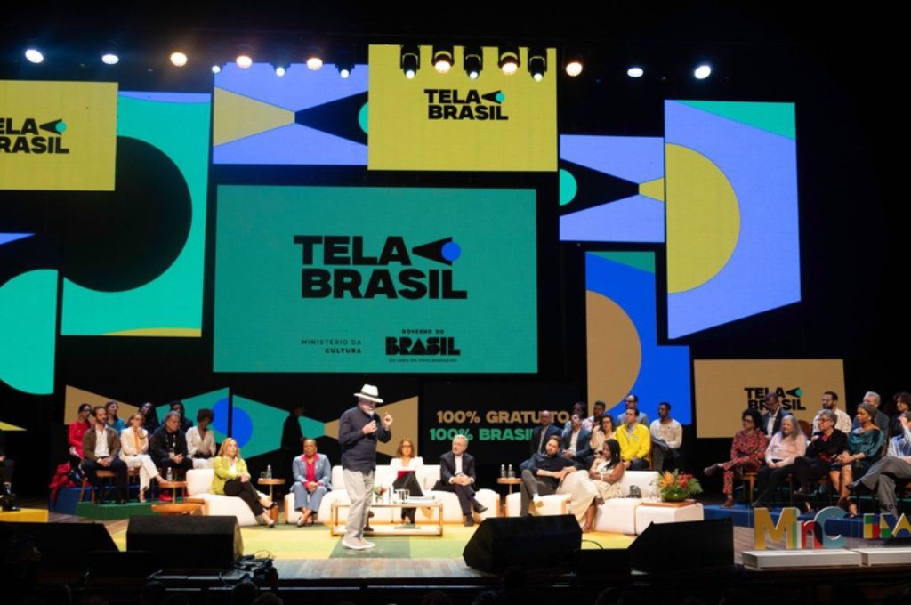 Lula defiende que la izquierda use colores verde y amarillo de Brasil