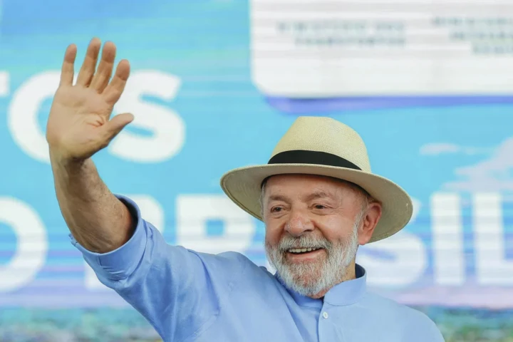 Presidente Lula aprueba programa para alivio de deudas en Brasil