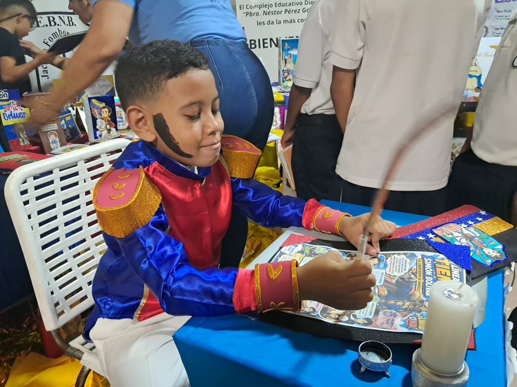 Con historia y teatro se celebró Feria del Libro en Girardot