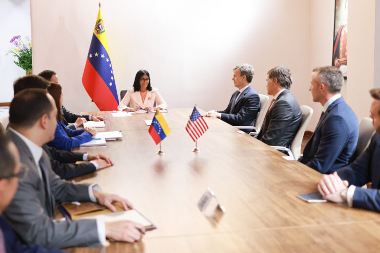 Presidenta (E) Delcy Rodríguez sostuvo reunión de balance de agenda energética entre Venezuela y EEUU
