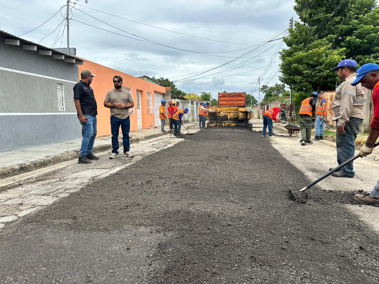 Inicia colocación de asfalto frío reciclado en Río Blanco II