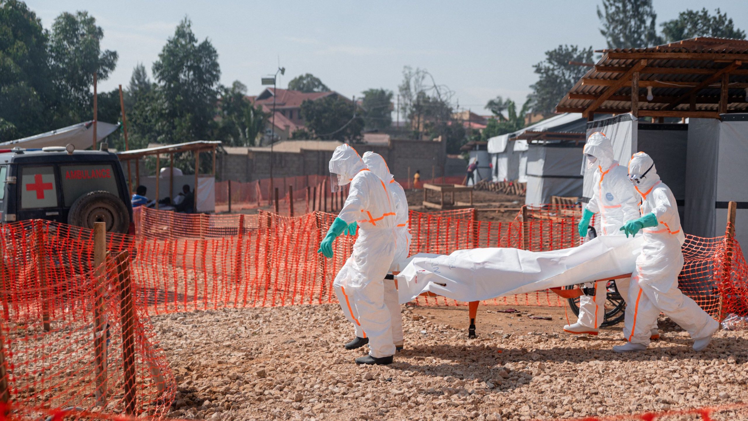 Brote del ébola en el Congo suma 808 casos y 192 muertes