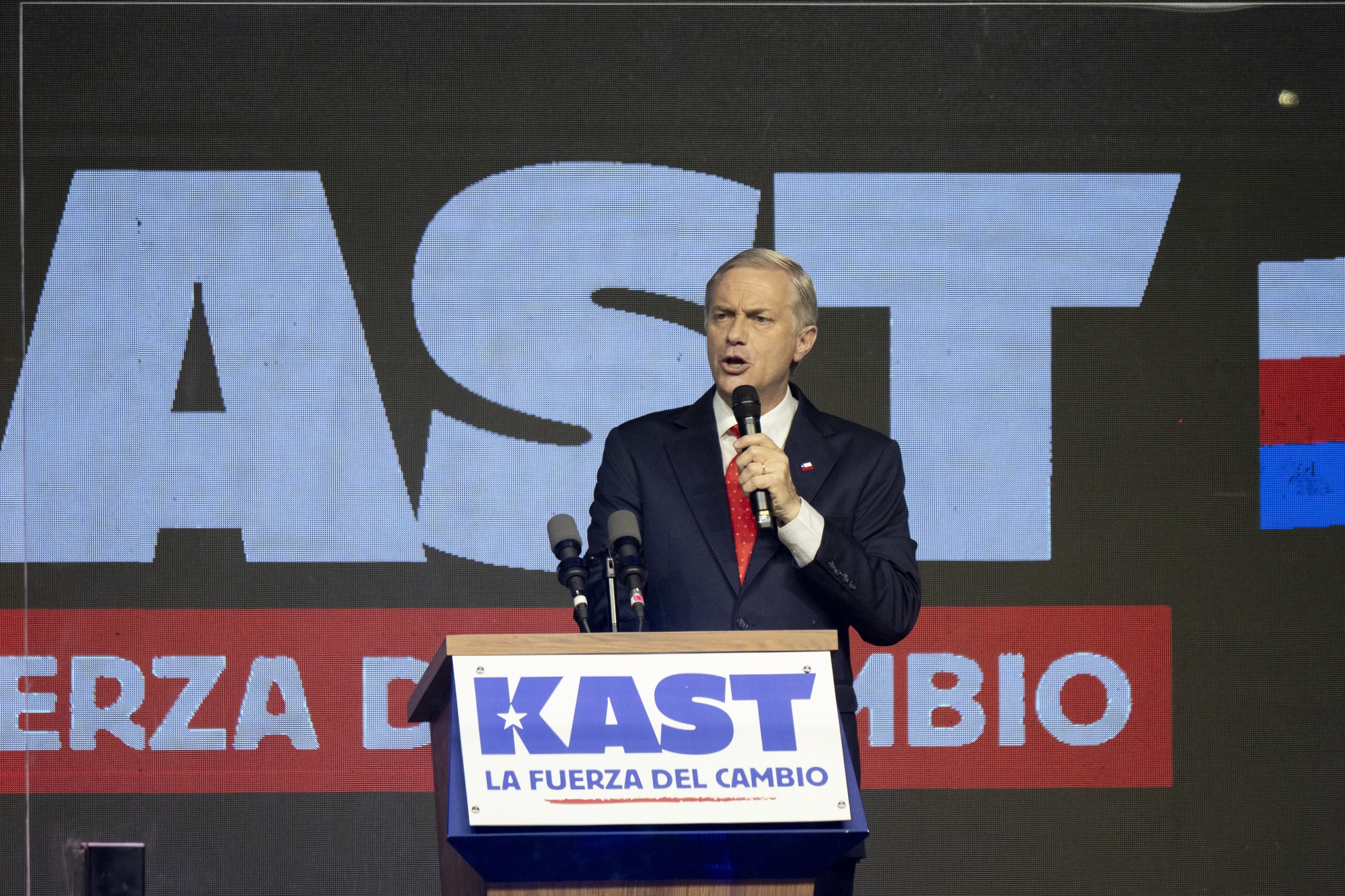 Rechazo a José Antonio Kast asciende al 52% en Chile