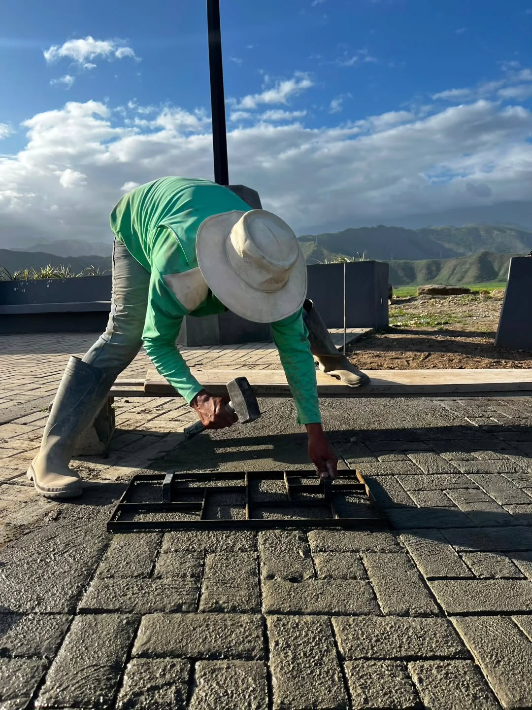 Toma forma construcción del Paseo El Cacao en la Av. Casanova Godoy