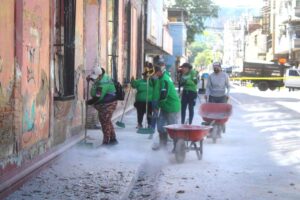 Acciones de limpieza despejó calles afectadas por sismo en Turmero