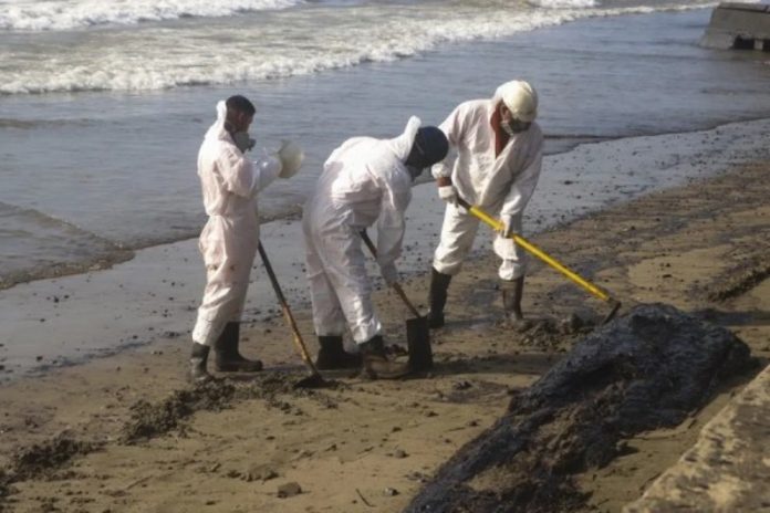Gobierno de Trinidad y Tobago afirma que investiga derrame de hidrocarburos
