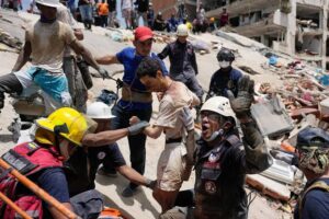 ‎Venezuela refuerza búsqueda de sobrevivientes en el quinto día desde el doble terremoto