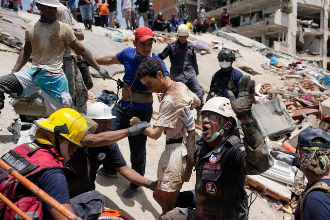 ‎Venezuela refuerza búsqueda de sobrevivientes en el quinto día desde el doble terremoto