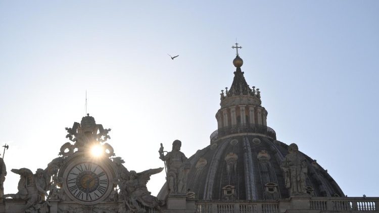 Vaticano actualiza estatutos de comisión pontificia para protección de menores
