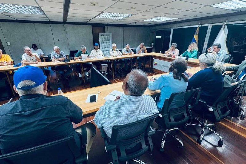 Instalan mesas de diálogo entre Ministerio de Educación Superior y gremio universitario