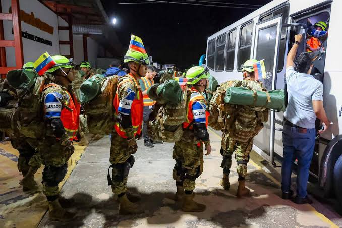 3.681 rescatistas de 30 países participan en labores de rescate
