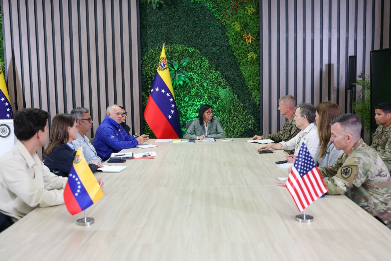Delcy Rodríguez recibió al líder del equipo de Asistencia y Rescate ante Desastres (Dart) de EEUU