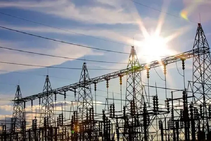 Argentina extiende emergencia eléctrica hasta 2027 y modifica subsidios