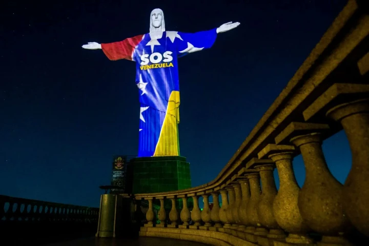 Cristo Redentor de Brasil se ilumina en solidaridad con Venezuela