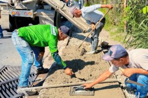 Construcción de aceras y brocales mejorará movilidad peatonal en Mariño
