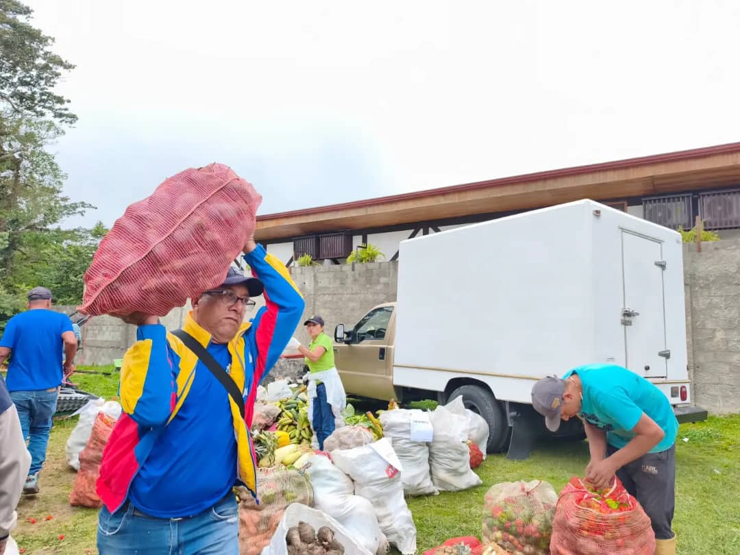 Instalan Comités de Alimentación en campamentos transitorios de Tovar