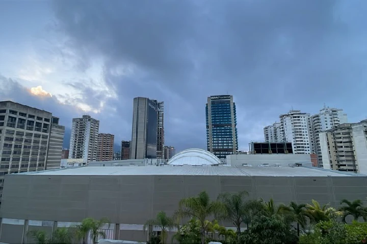 Autoridades pronostican cielo con nubosidad de parcial a fragmentada en gran parte del país