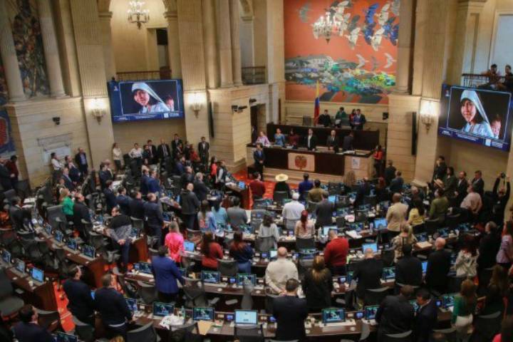 Cámara de Representantes aprueba traslado de posesión de Abelardo de la Espriella a Cali