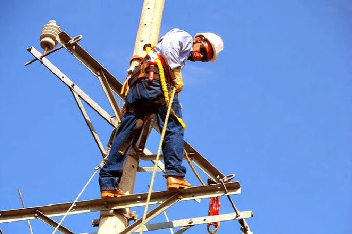 Recuperación del servicio eléctrico en La Guaira alcanza el 95%