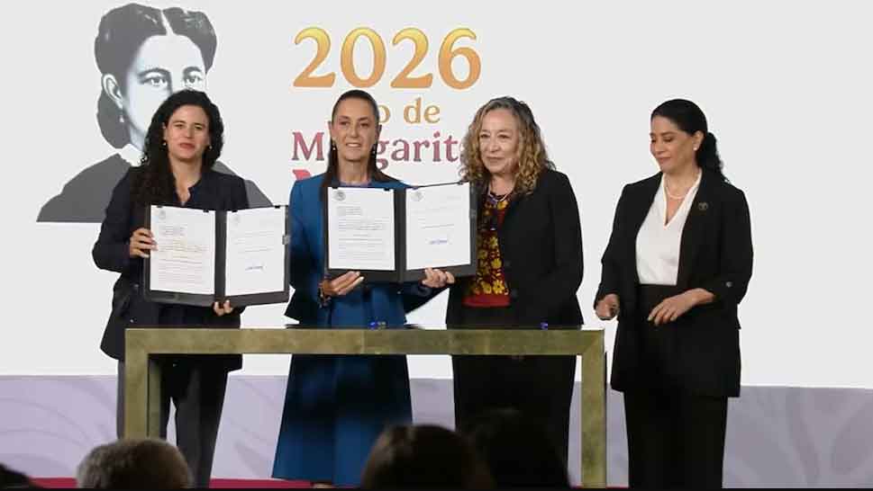 Presidenta de México firma iniciativa de ley contra feminicidio