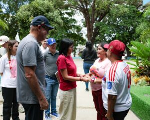 Presidenta Rodríguez visita Campamento Transitorio «Carlos Delgado Chalbaud» en Caracas