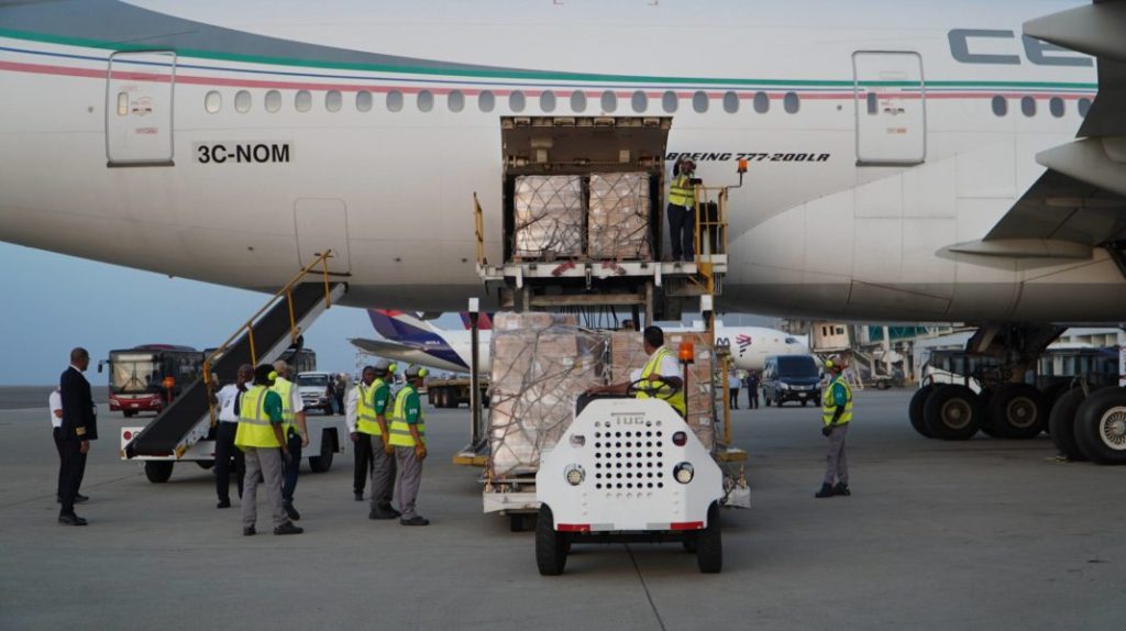 Venezuela recibe 42 toneladas de ayuda humanitaria de Guinea Ecuatorial