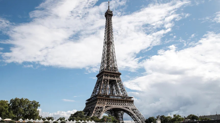 La Torre Eiffel y varios museos parisinos cerrarán antes por la ola de calor
