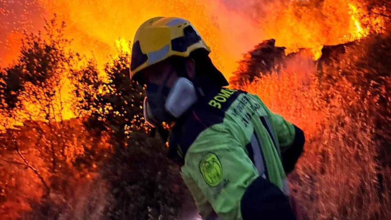 Declaran emergencia nacional por 4 incendios en el centro de España