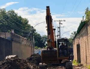 Avanza sustitución de 108 metros de colector de aguas servidas en Esteban Liendo