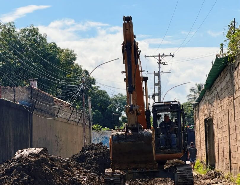 Avanza sustitución de 108 metros de colector de aguas servidas en Esteban Liendo