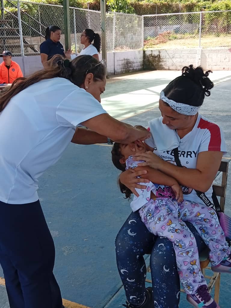 Plan Venezuela Renace garantizó más de 700 beneficios médicos y sociales en Revenga