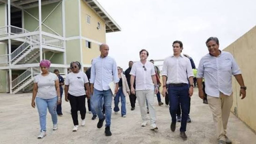 Conmebol y FIFA asumieron compromiso de renovar escuelas en Ciduad Caribia