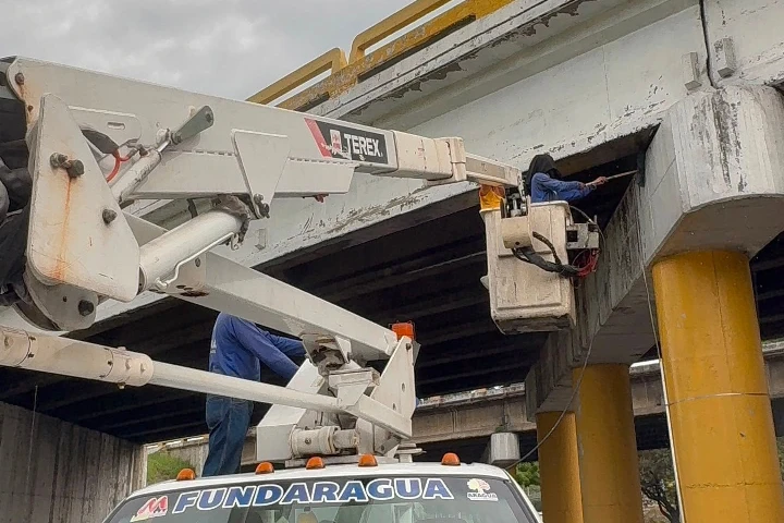 Continúa rehabilitación integral en puente de Turmero